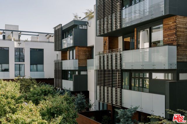 702 N Doheny Drive TH8, West Hollywood, CA 90069