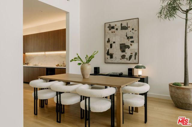 702 N Doheny Drive TH8, West Hollywood, CA 90069