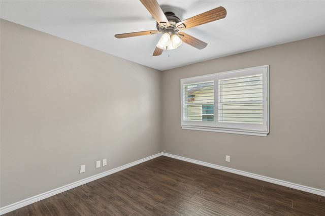 3920 Georgian Drive, Haltom City, TX 76117