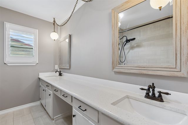 3920 Georgian Drive, Haltom City, TX 76117