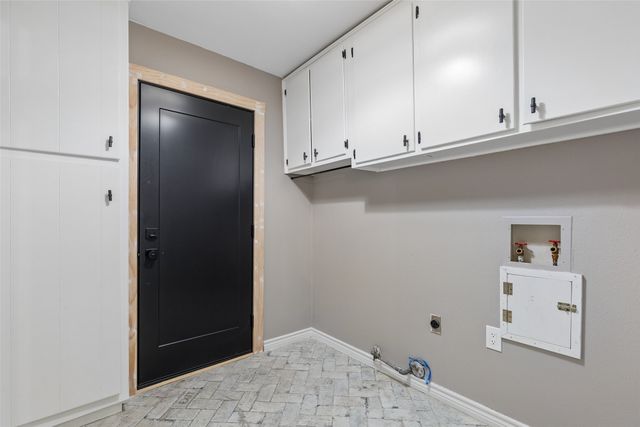 3920 Georgian Drive, Haltom City, TX 76117