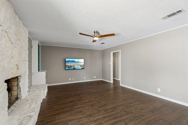 3920 Georgian Drive, Haltom City, TX 76117