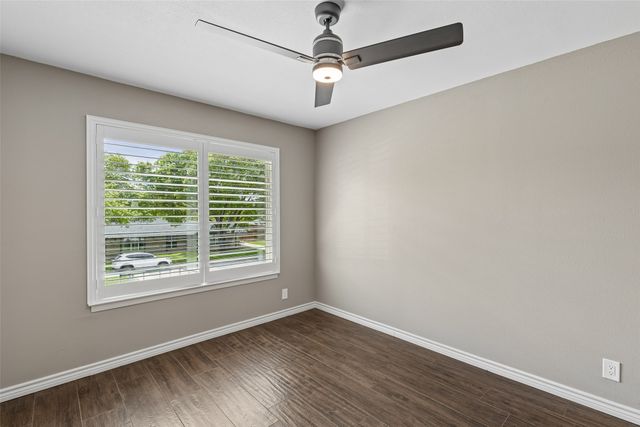 3920 Georgian Drive, Haltom City, TX 76117