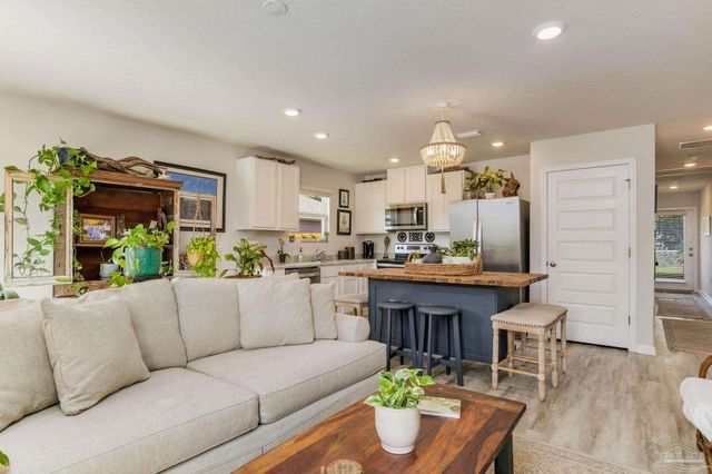 2568 Sutton Place Dr, Cantonment, FL 32533