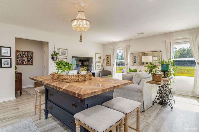 2568 Sutton Place Dr, Cantonment, FL 32533