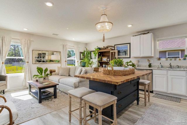 2568 Sutton Place Dr, Cantonment, FL 32533