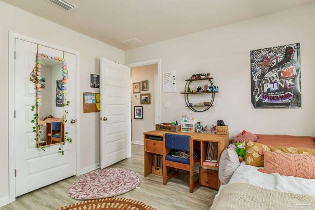 2568 Sutton Place Dr, Cantonment, FL 32533