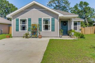 2568 Sutton Place Dr, Cantonment, FL 32533
