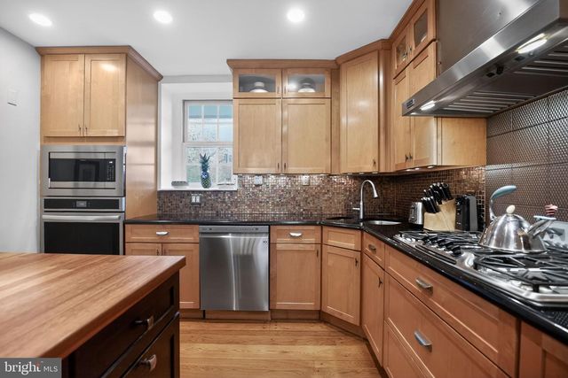 221 N BENT RD, Wyncote, PA 19095