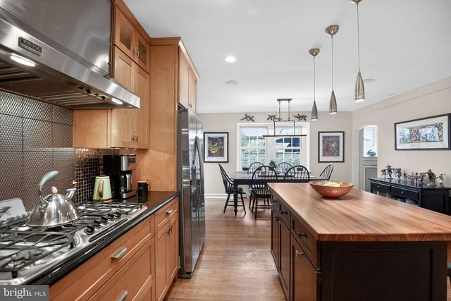 221 N BENT RD, Wyncote, PA 19095