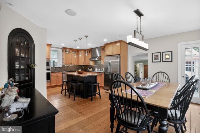 221 N BENT RD, Wyncote, PA 19095