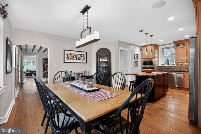 221 N BENT RD, Wyncote, PA 19095