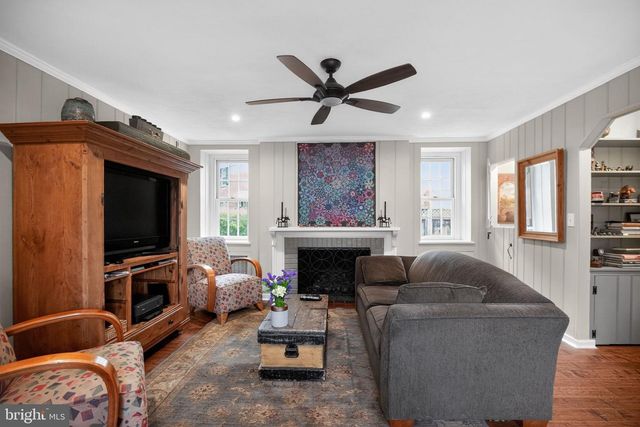 221 N BENT RD, Wyncote, PA 19095