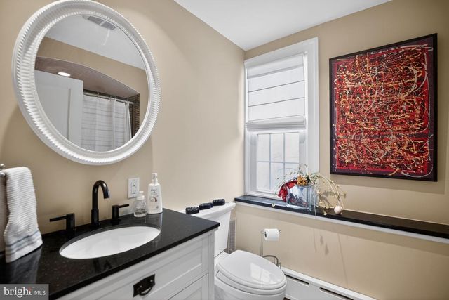 221 N BENT RD, Wyncote, PA 19095