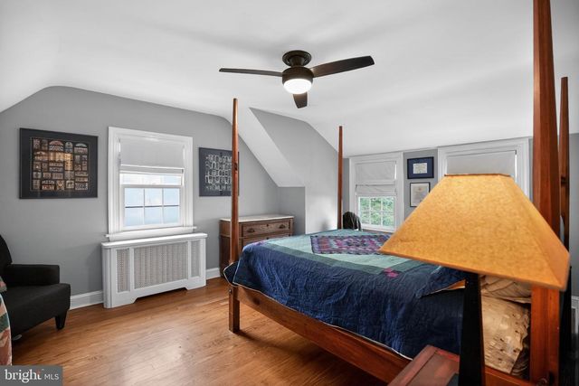 221 N BENT RD, Wyncote, PA 19095