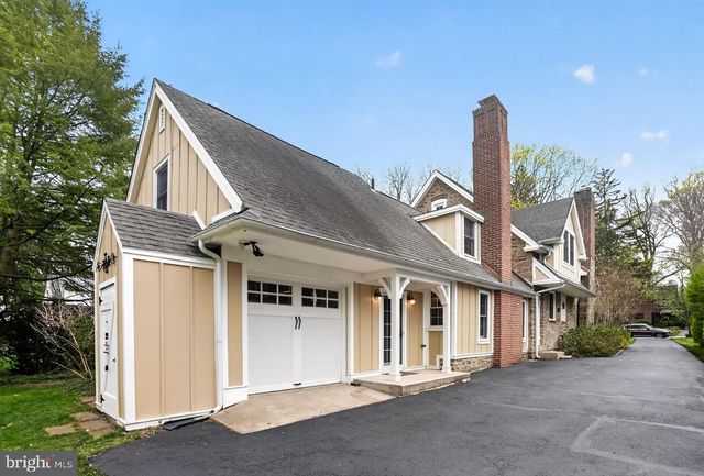 221 N BENT RD, Wyncote, PA 19095