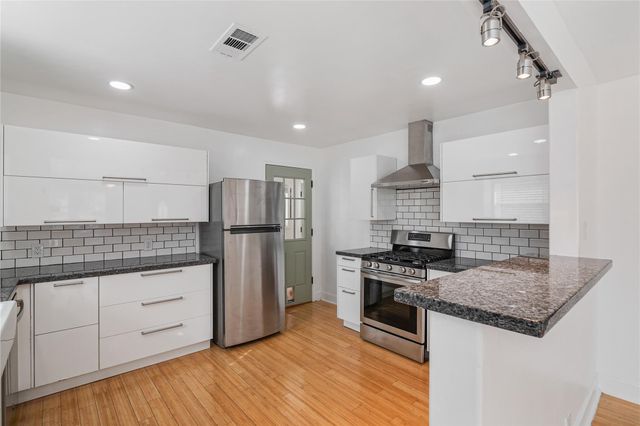 320 Coronado Street A, Houston, TX 77009