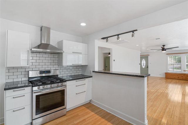 320 Coronado Street A, Houston, TX 77009