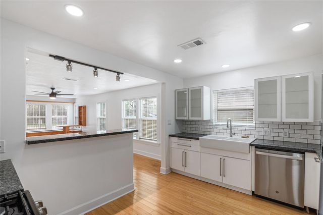 320 Coronado Street A, Houston, TX 77009