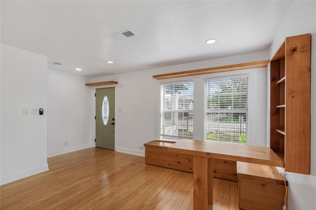 320 Coronado Street A, Houston, TX 77009