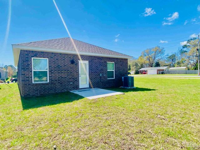 9908 Starling Dr, Pensacola, FL 32506