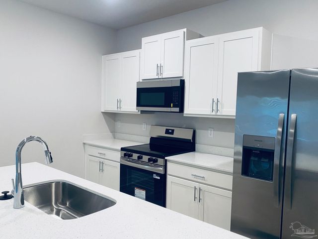 9908 Starling Dr, Pensacola, FL 32506