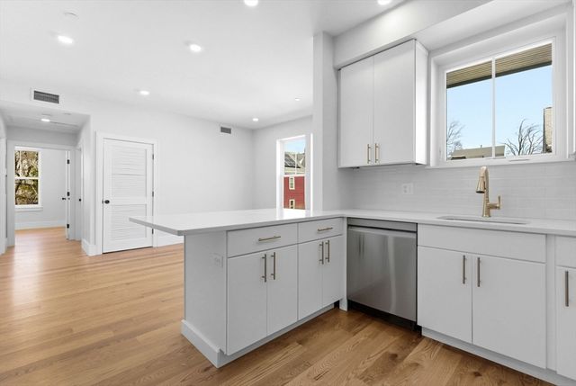 421 High St 203B, Medford, MA 02155