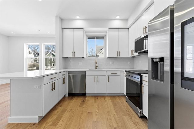 421 High St 203B, Medford, MA 02155