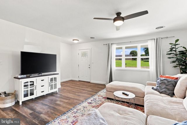 565 STOUFFER AVE, Chambersburg, PA 17201
