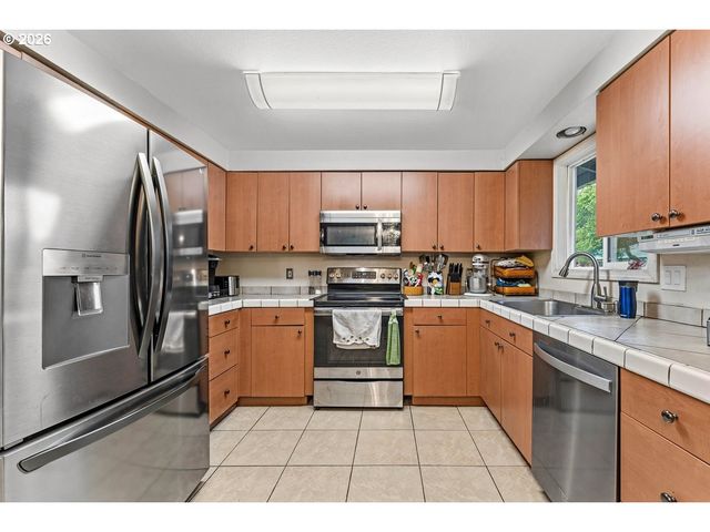 4264 Se CEDAR St, Hillsboro, OR 97123