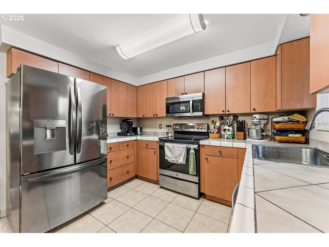 4264 Se CEDAR St, Hillsboro, OR 97123