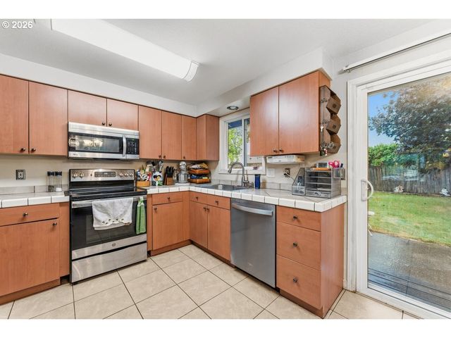 4264 Se CEDAR St, Hillsboro, OR 97123