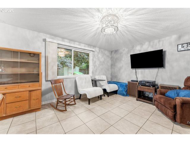 4264 Se CEDAR St, Hillsboro, OR 97123