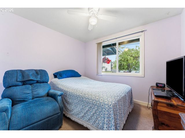 4264 Se CEDAR St, Hillsboro, OR 97123