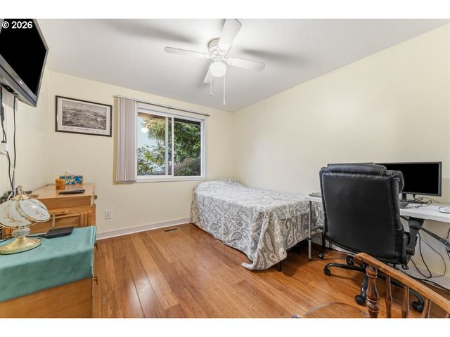 4264 Se CEDAR St, Hillsboro, OR 97123