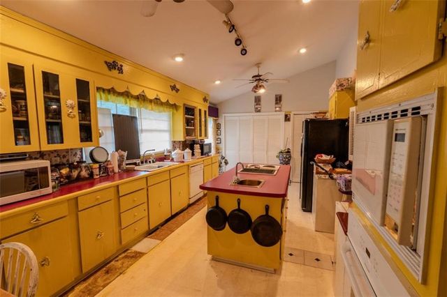 4962 John Kennedy Drive, Macon, GA 31204
