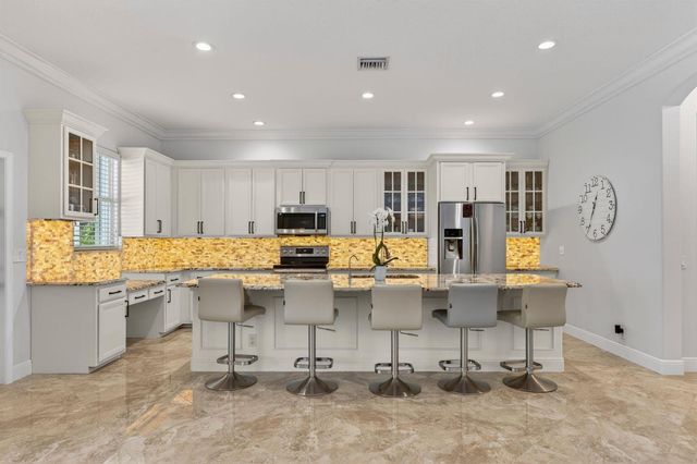 8346 Sawpine Road, Delray Beach, FL 33446