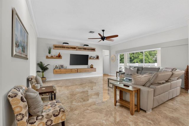 8346 Sawpine Road, Delray Beach, FL 33446