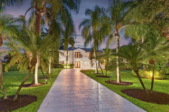 8346 Sawpine Road, Delray Beach, FL 33446