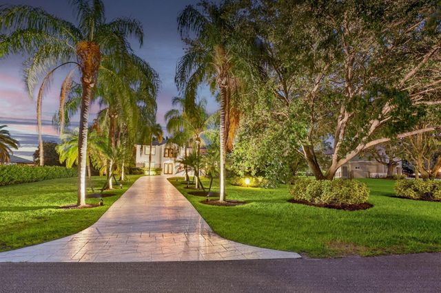 8346 Sawpine Road, Delray Beach, FL 33446