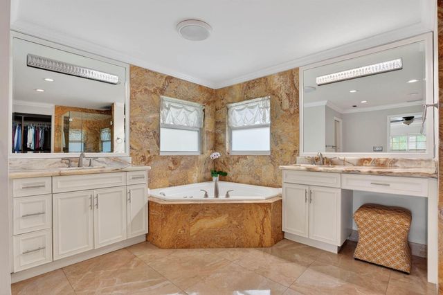 8346 Sawpine Road, Delray Beach, FL 33446