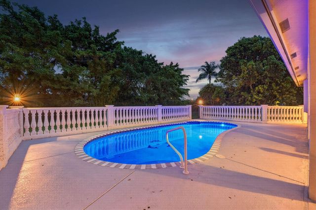 8346 Sawpine Road, Delray Beach, FL 33446
