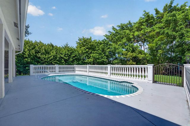 8346 Sawpine Road, Delray Beach, FL 33446