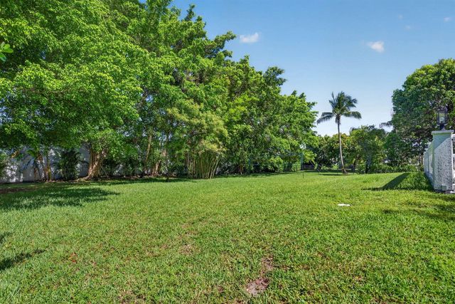 8346 Sawpine Road, Delray Beach, FL 33446