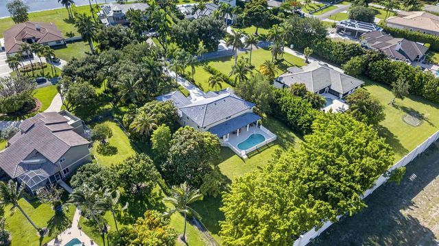 8346 Sawpine Road, Delray Beach, FL 33446