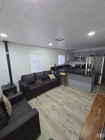 10638 Pine Drive, Wofford Heights, CA 93285