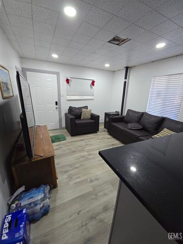 10638 Pine Drive, Wofford Heights, CA 93285