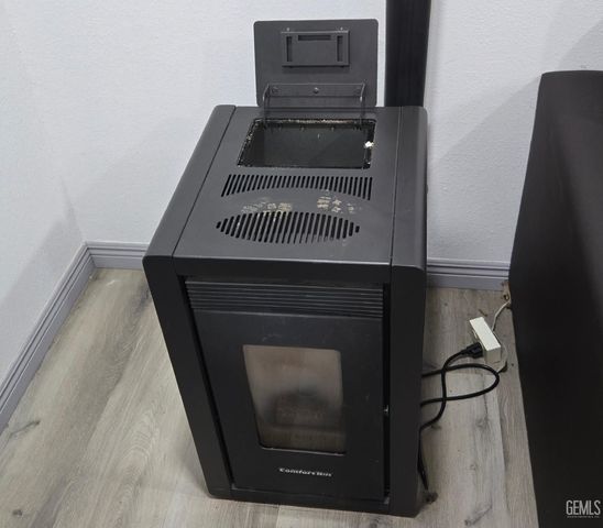 10638 Pine Drive, Wofford Heights, CA 93285