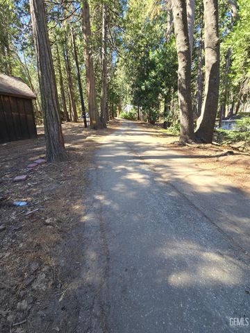 10638 Pine Drive, Wofford Heights, CA 93285