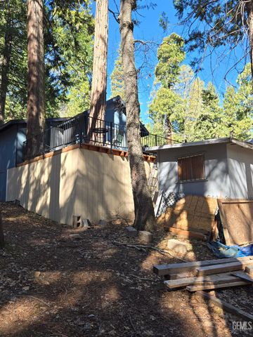 10638 Pine Drive, Wofford Heights, CA 93285